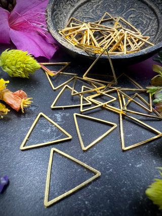 50pc Triangle Wire Frame- 20mm Gold